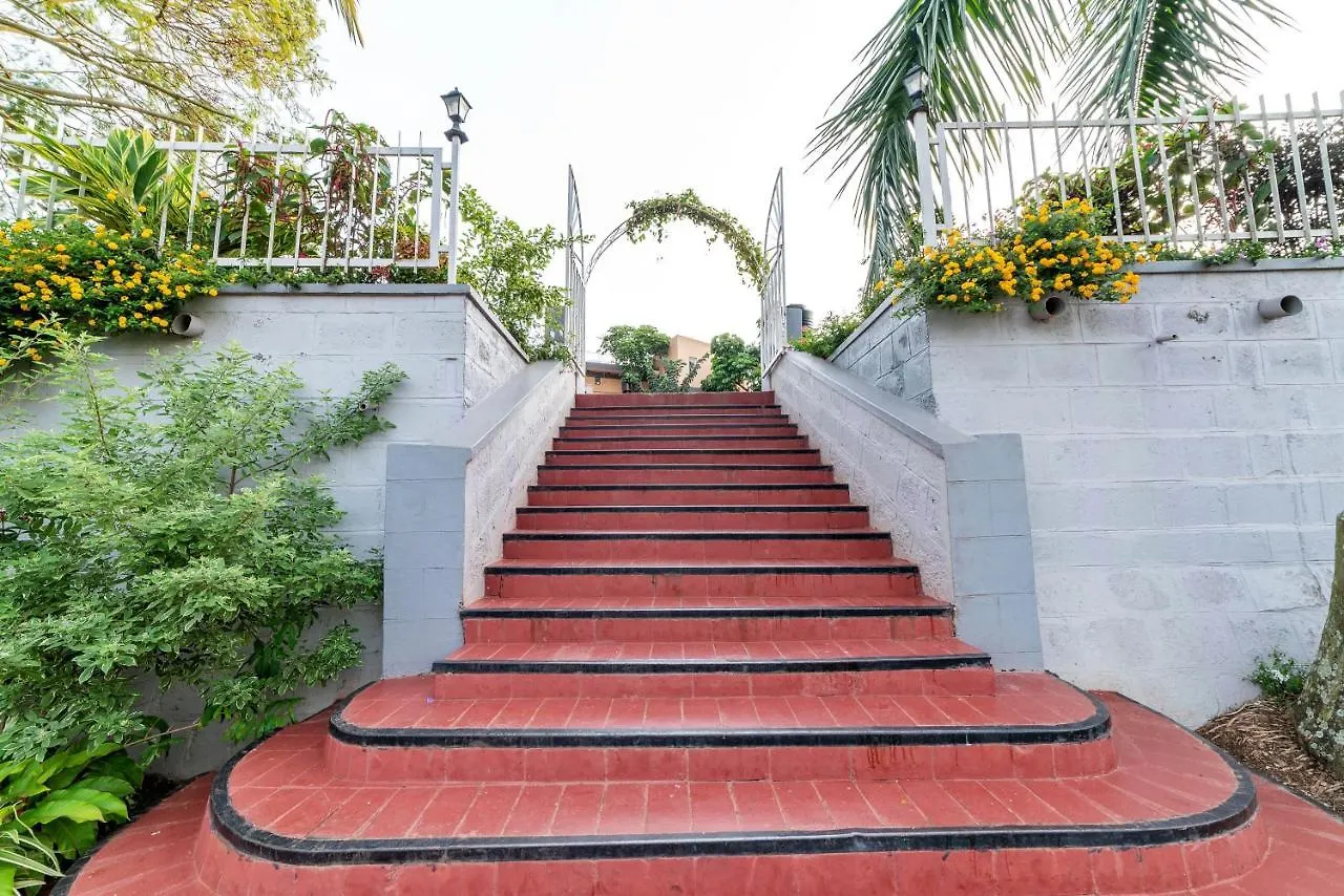 Afro Park Hotel Καμπάλα